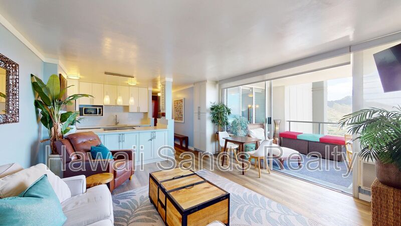 Honolulu House: 2600 Pualani Way