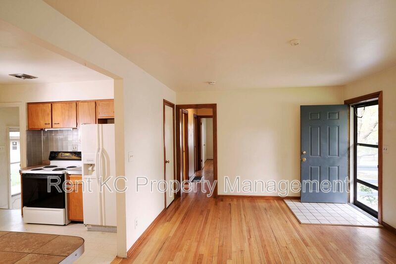 Kansas City House: 5540 N Garfield Ave