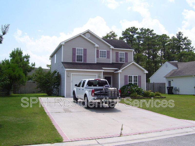 Wilmington House: 5216 Gate Post Ln