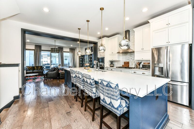 Ashburn House: 42293 Ashmead Ter