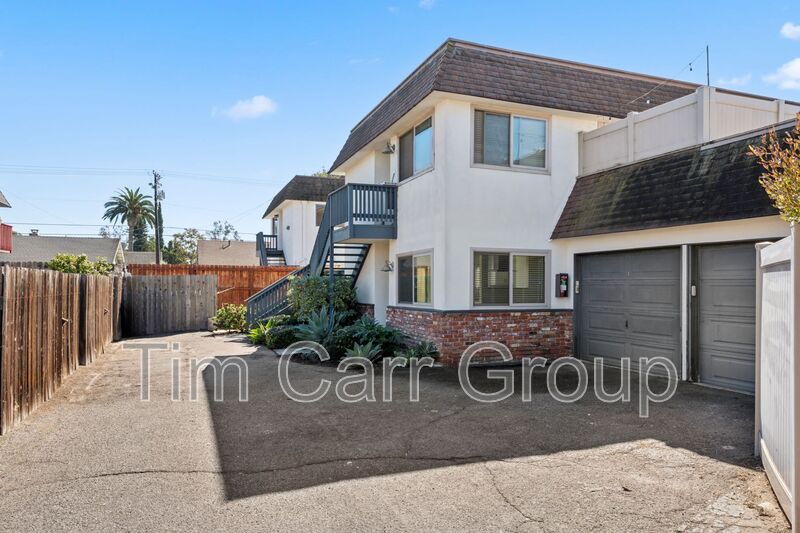 Costa Mesa Condo: 2048 Garden Lane