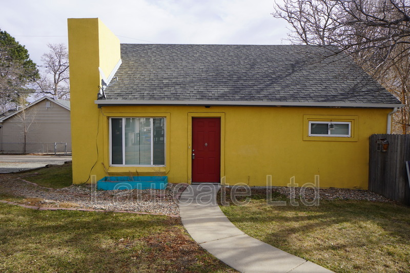 Edgewater House: 2442 Benton St.