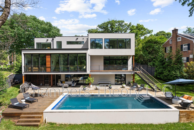 Washington House: 3820 Argyle Ter NW
