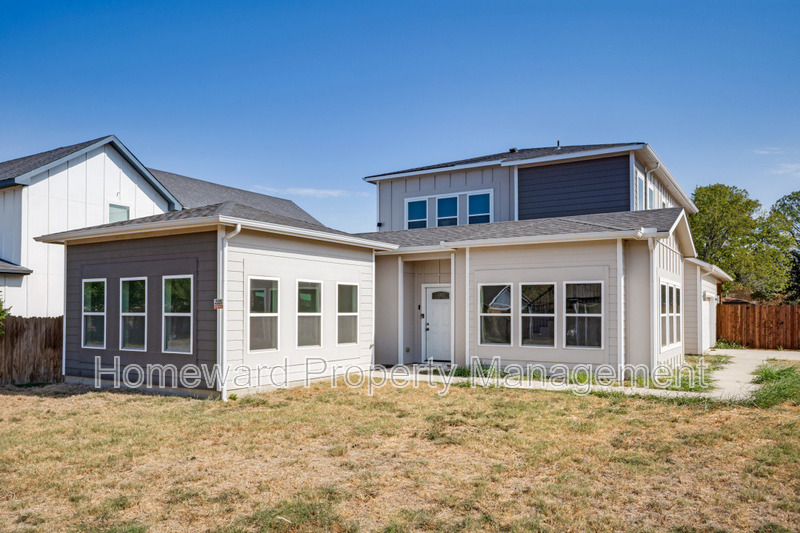 Roanoke House: 315 Lois Street