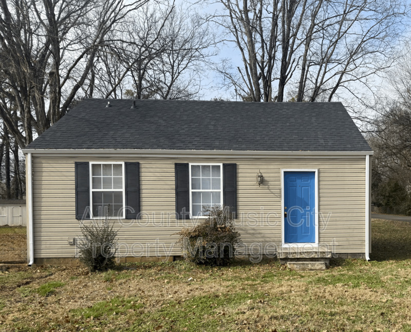 Murfreesboro House: 1023 Allen Ave