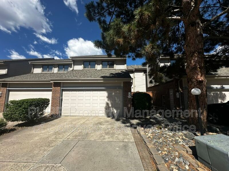 Lakewood Townhome: 179 Xenon St