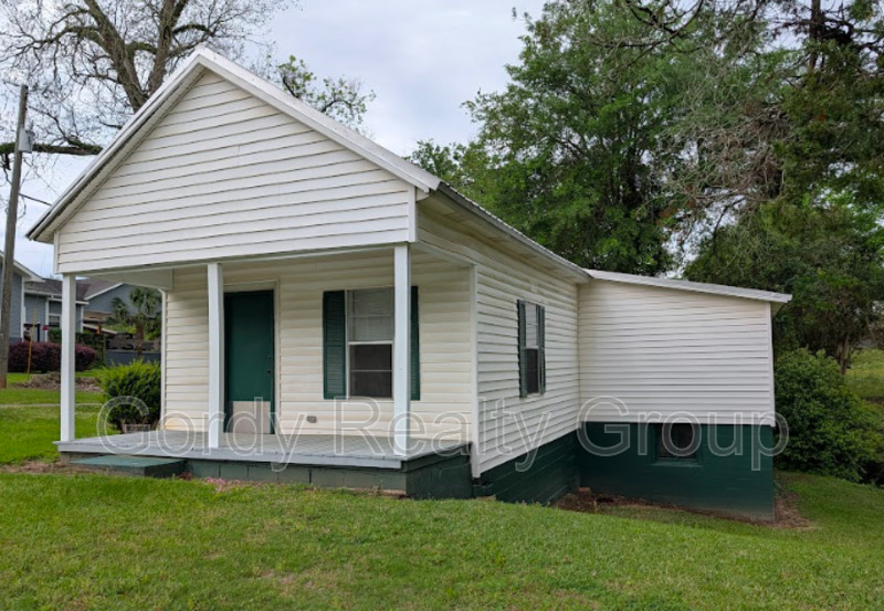 Marianna House: 2955 Caledonia Street