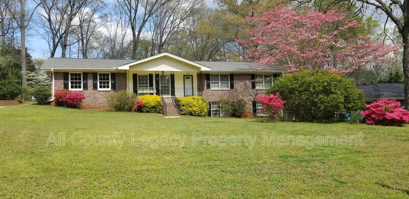 Lilburn House: 1408 Ridgewood Dr Sw