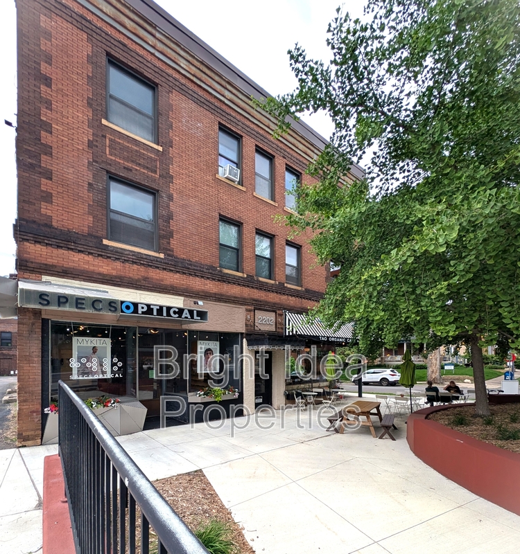 Minneapolis Condo: 2202 Hennepin Avenue - 3