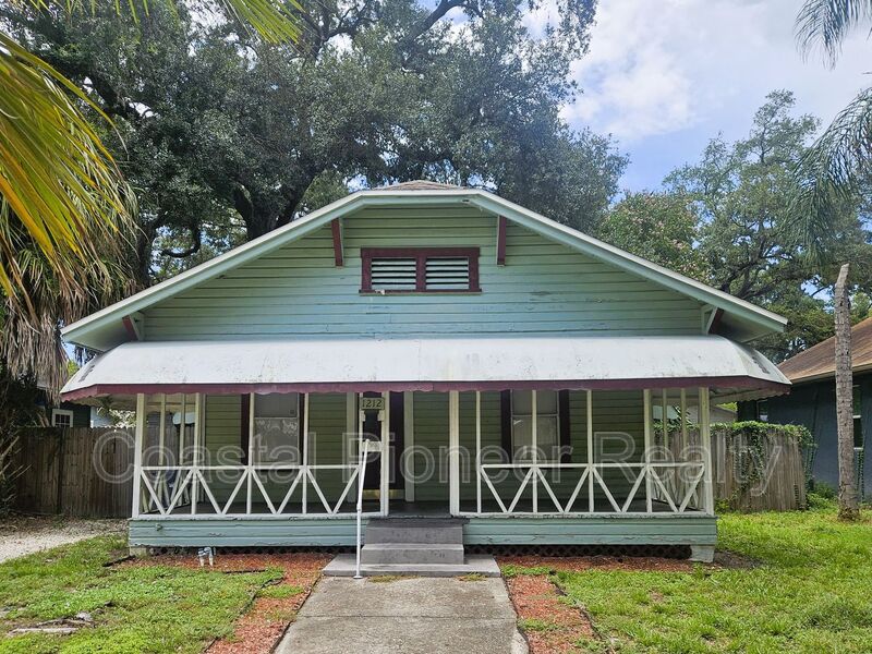 Tampa House: 1212 E 32nd Ave.
