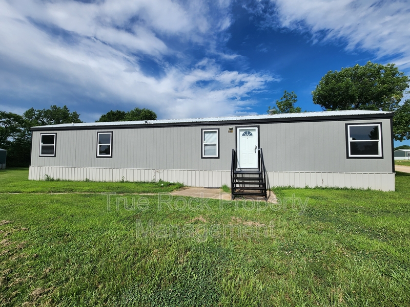 Ada House: 16279 County Road 1526