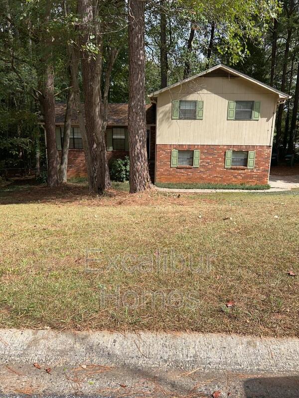 Norcross House: 5089 Victor Trail