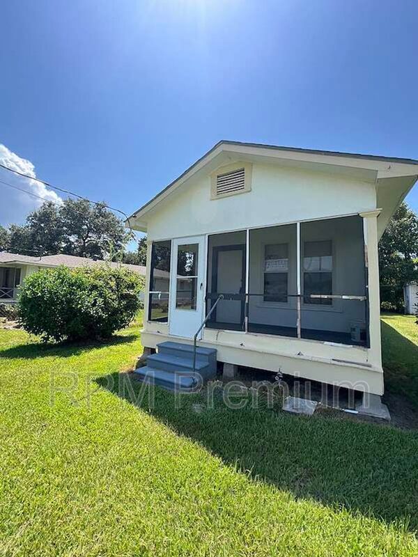 Baton Rouge House: 13313 Sunshine Rd.