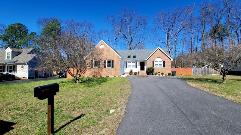 Chester House: 4100 Kings Gate Rd