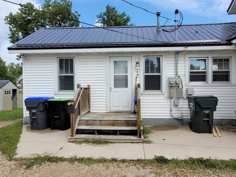 New London Condo: 207/209 West Hancock Street - 209