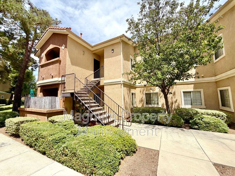 Murrieta House: 24909 Madison Ave