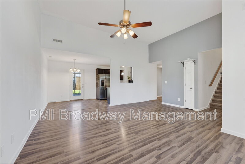 Clarksville House: 837 Shelton Circle