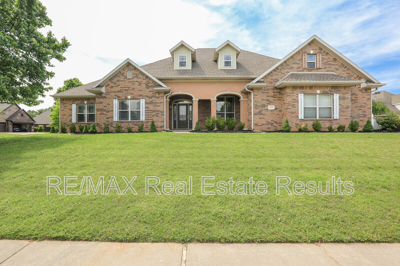 Rogers House: 5602 S Bent Tree Dr