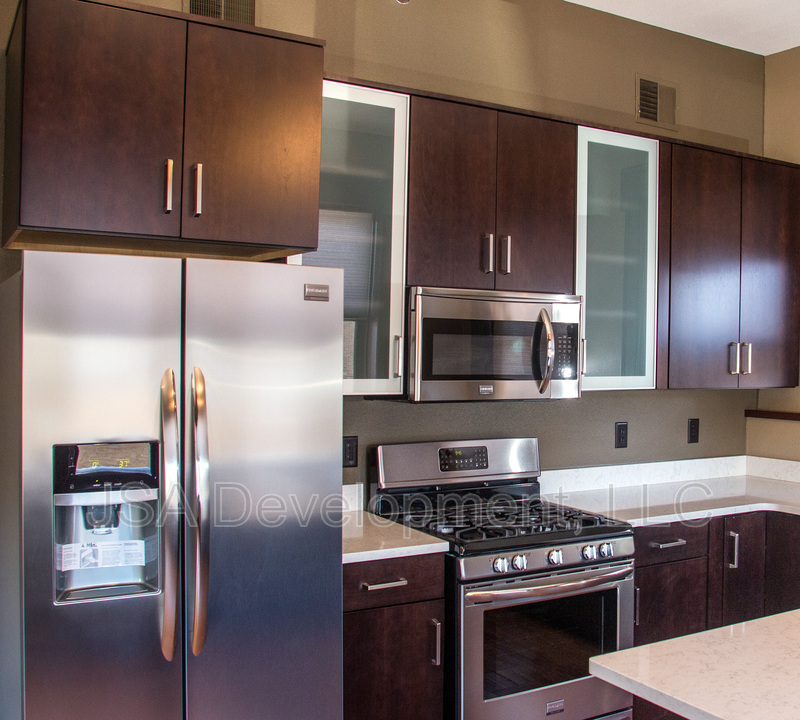 Waterloo House: 611 Sycamore