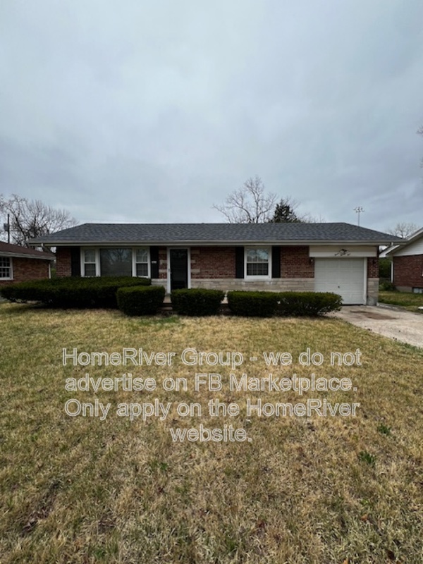 Saint Louis House: 325 Royce Dr