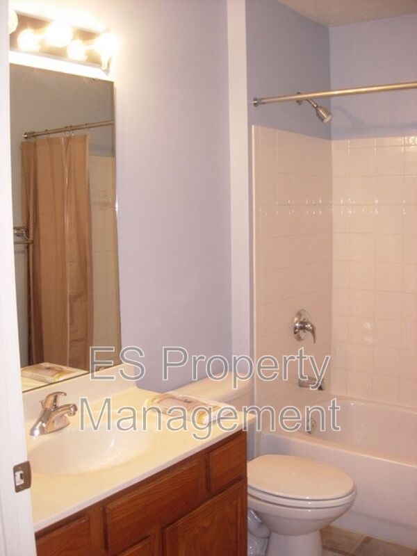 Great 2 Bedroom 2 Bathroom condo on the east side of Indy! - Photo 15