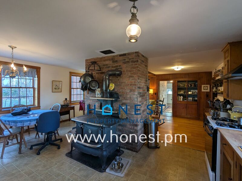 China Condo: 113 Albion Road