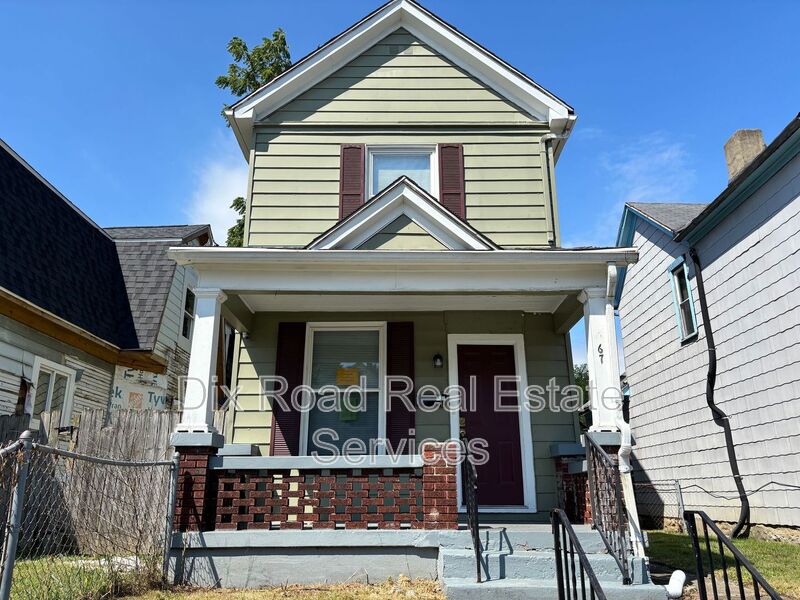 Dayton House: 67 South McGee Street