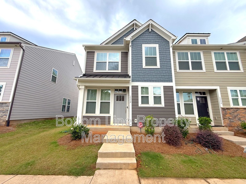 Belmont House: 1552 Cedar Tree Dr