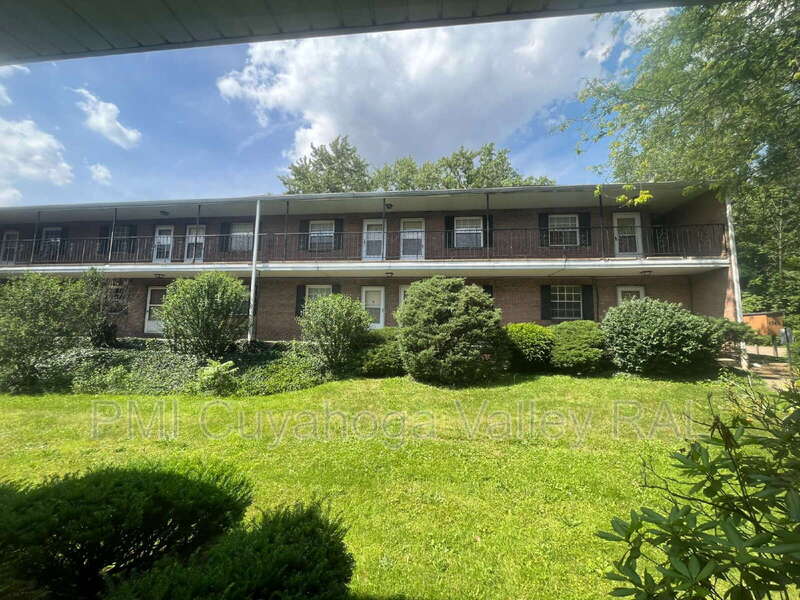 Akron Condo: 1757 South Arlington Street