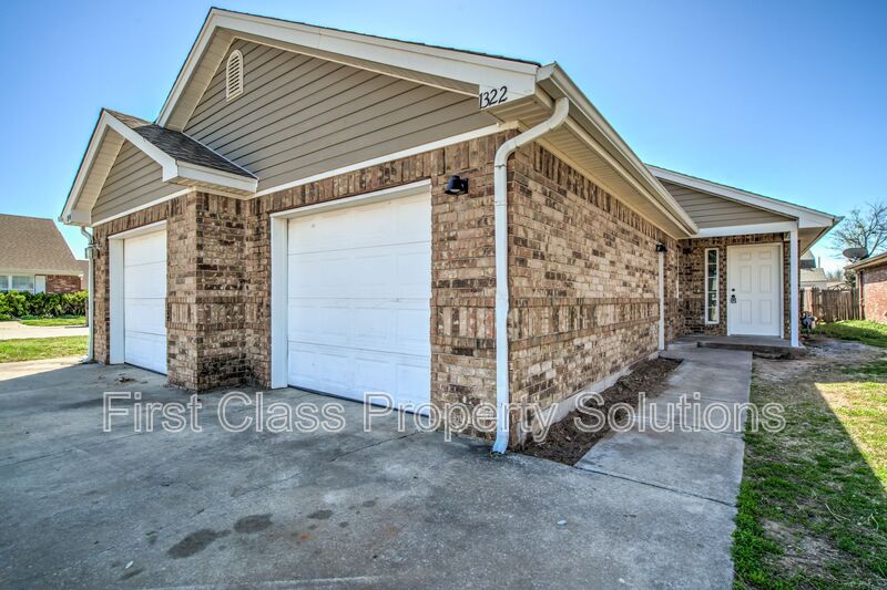 Norman House: 1322 Commerce Dr