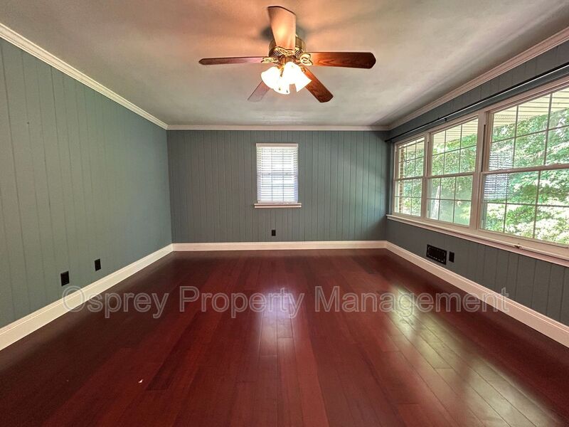 Spacious Brick Ranch Single Family Home!  - Photo 5