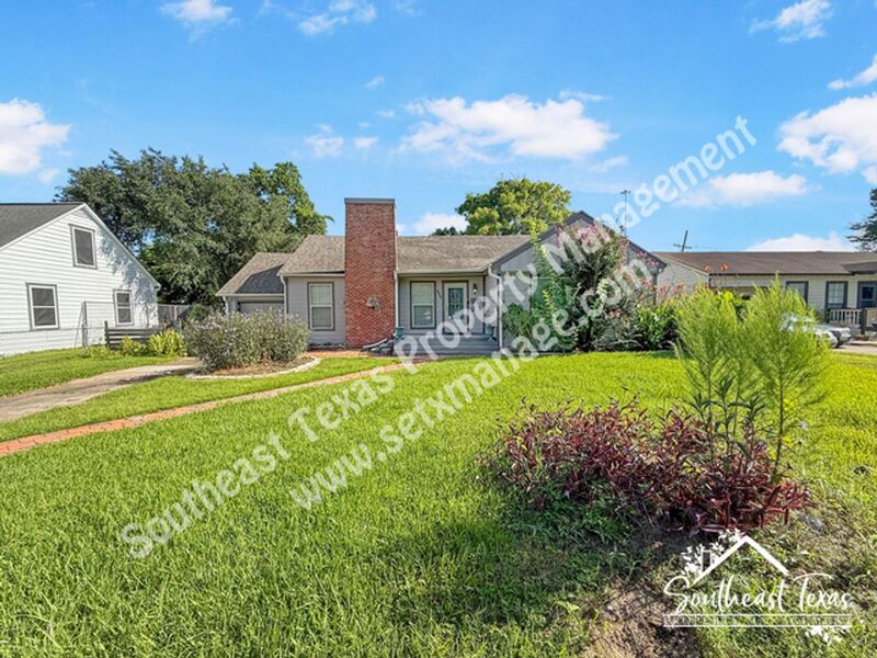 Beaumont House: 2640 Louisiana Street