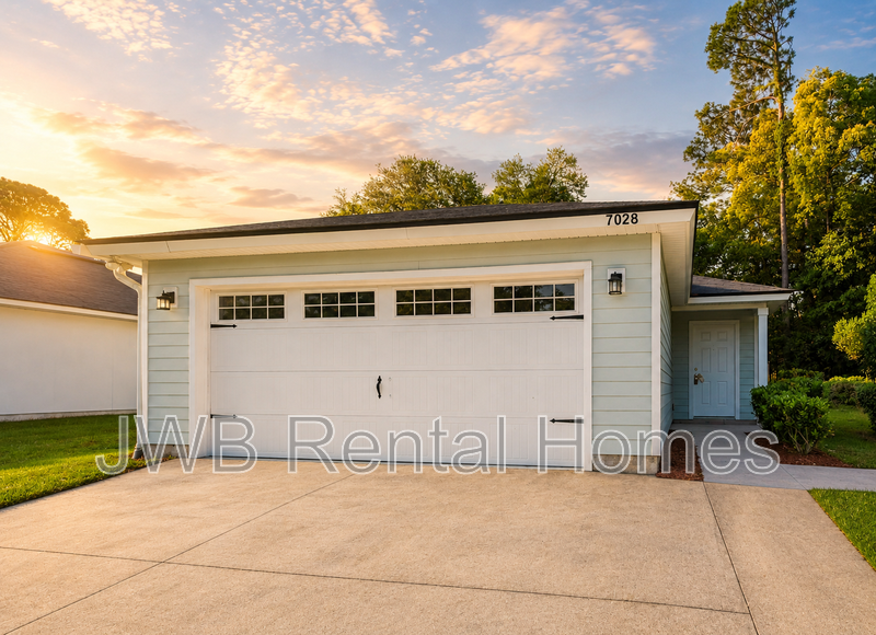 Jacksonville House: 7028 Wilson Blvd