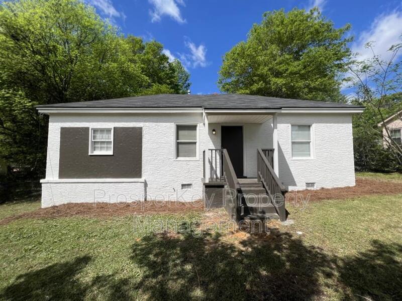 Columbus House: 4617 Rosemont Dr