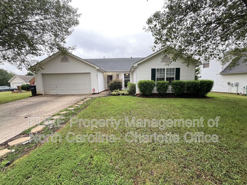 Charlotte House: 10319 Prairiegrouse Ct