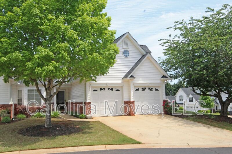 Greer Condo: 500 Cliffview Court