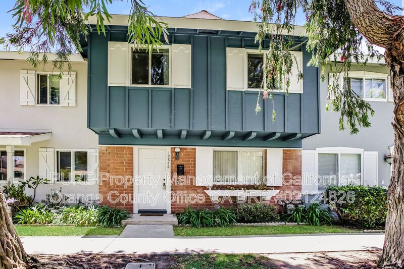 Huntington Beach House: 19844 Inverness Ln