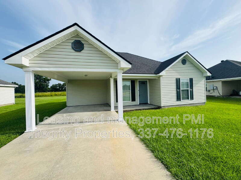 Lafayette House: 127 Country Living Dr