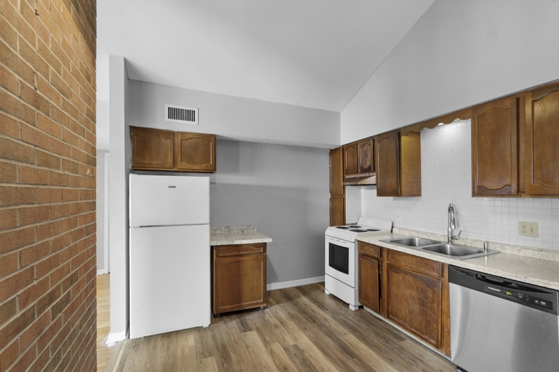 Syracuse Condo: 101 Waldorf Parkway - 14