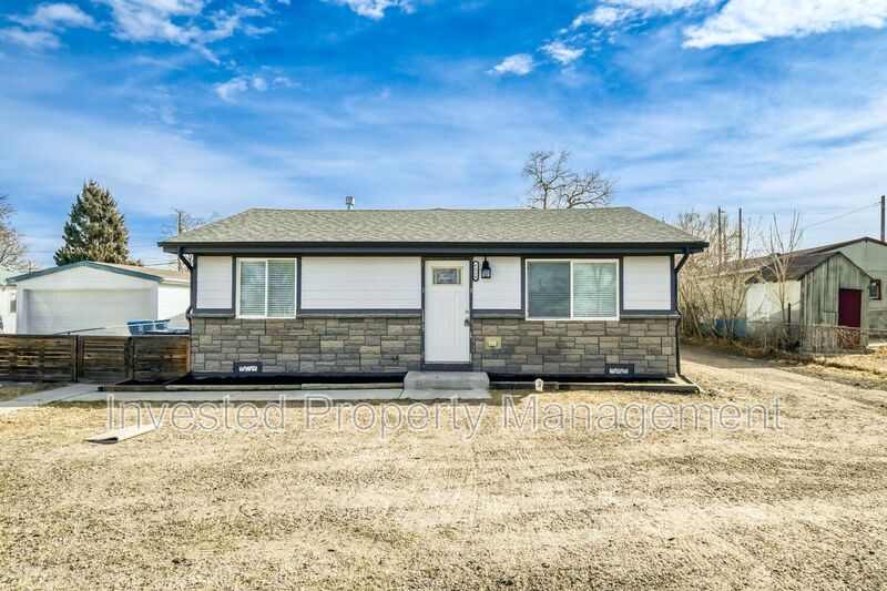 Commerce City House: 6820 Niagara Street