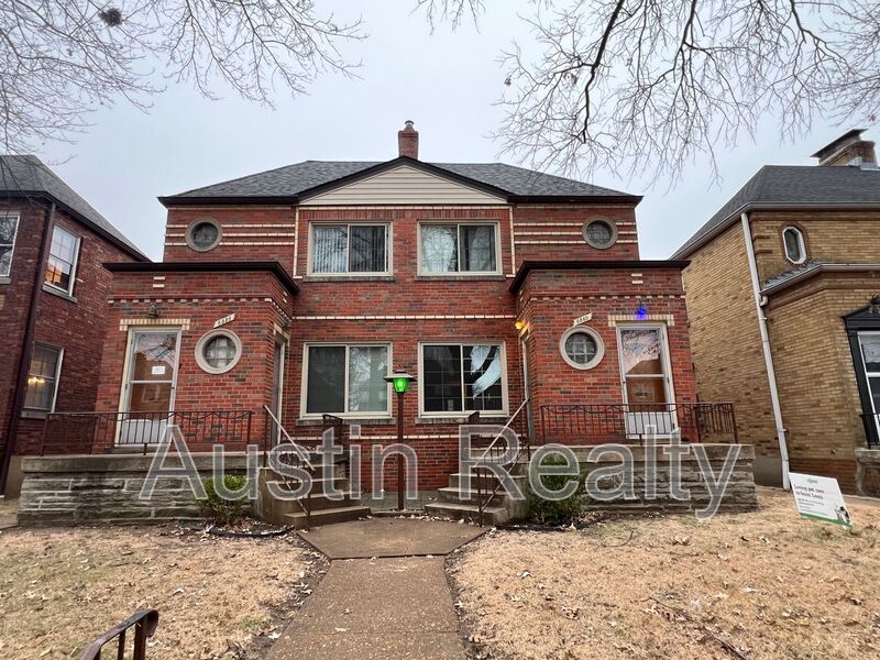 Saint Louis Condo: 6360 Sutherland Ave