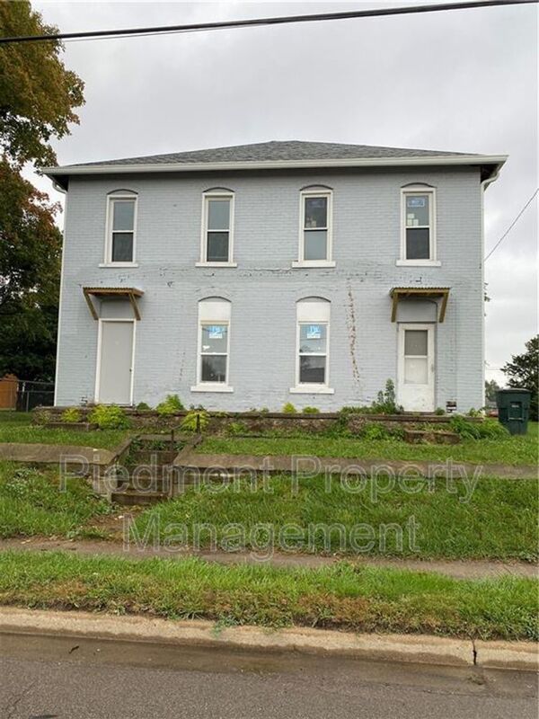 Request a Viewing for 514 W Memorial Dr., Unit 2 Tenant Turner