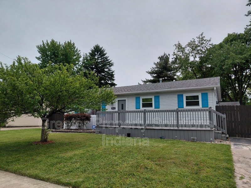 Schererville House: 1932 South Park Avenue
