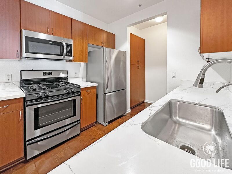 Anaheim Condo: 1801 E Katella Ave