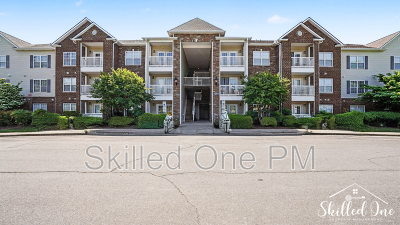 Winston-Salem House: 1380 Heritage Pointe DriveUnit 101