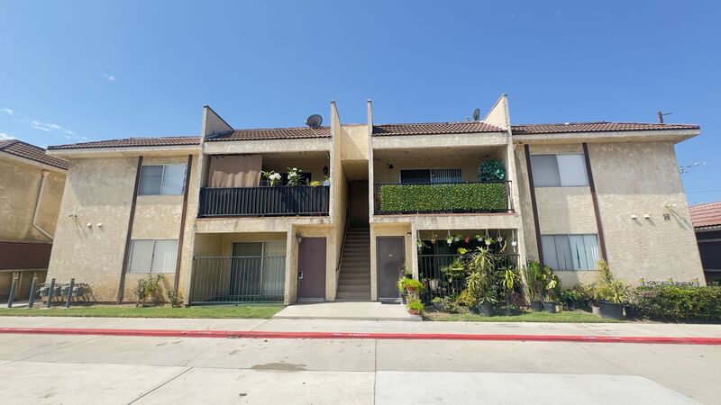 La Puente House: 1520 N California Ave