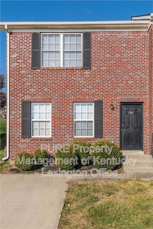 Lexington Townhome: 2561 MacKenzie Ln