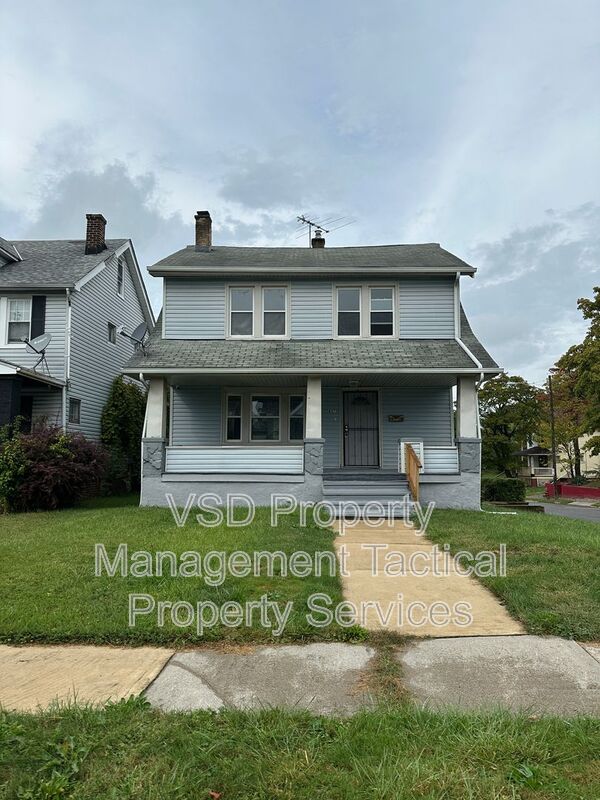 Garfield Heights House: 13827 S Parkway Dr