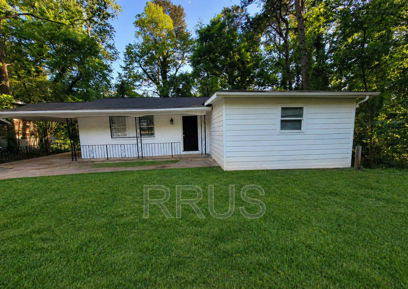 Decatur House: 2176 Lilac Lane