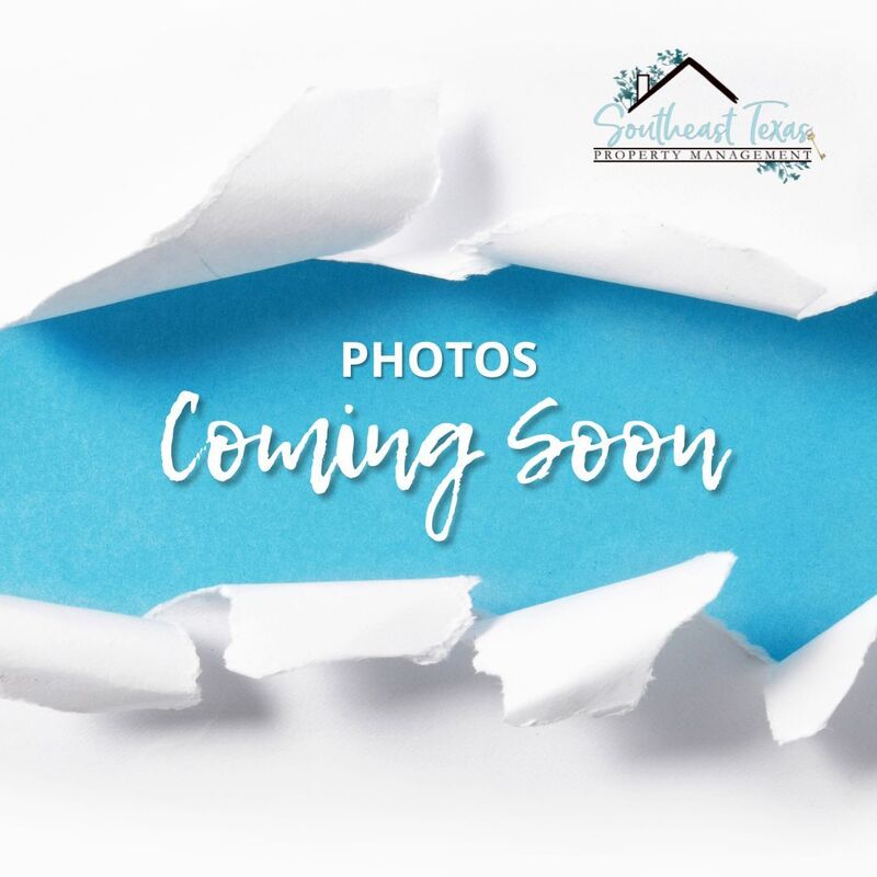 Beaumont House: 8125 Willow Bend